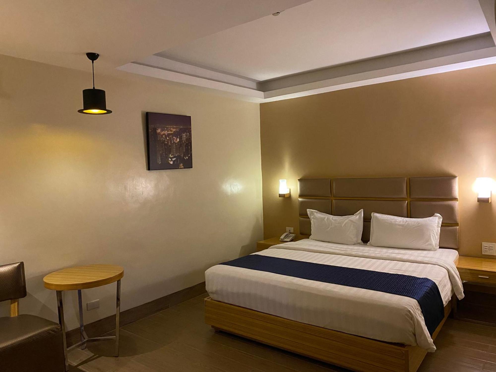 Sun Star Grand Hotel Манила Экстерьер фото